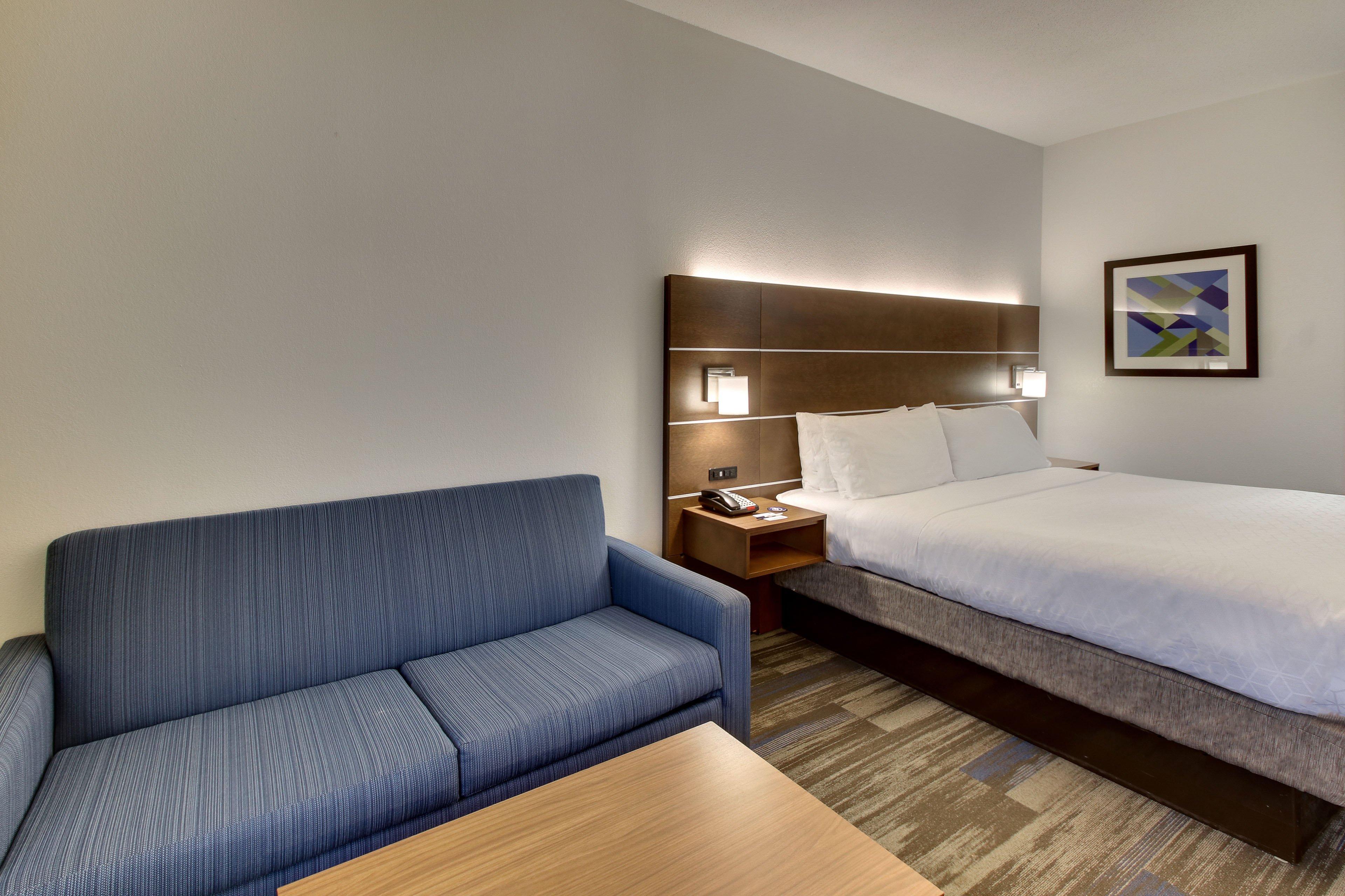 Holiday Express By Ihg Hotel